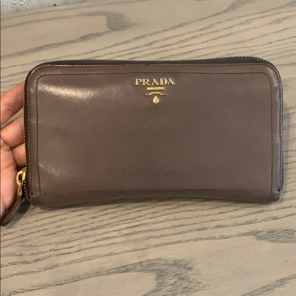 Prada Gray Wallet! Comes w wrapping & certificate